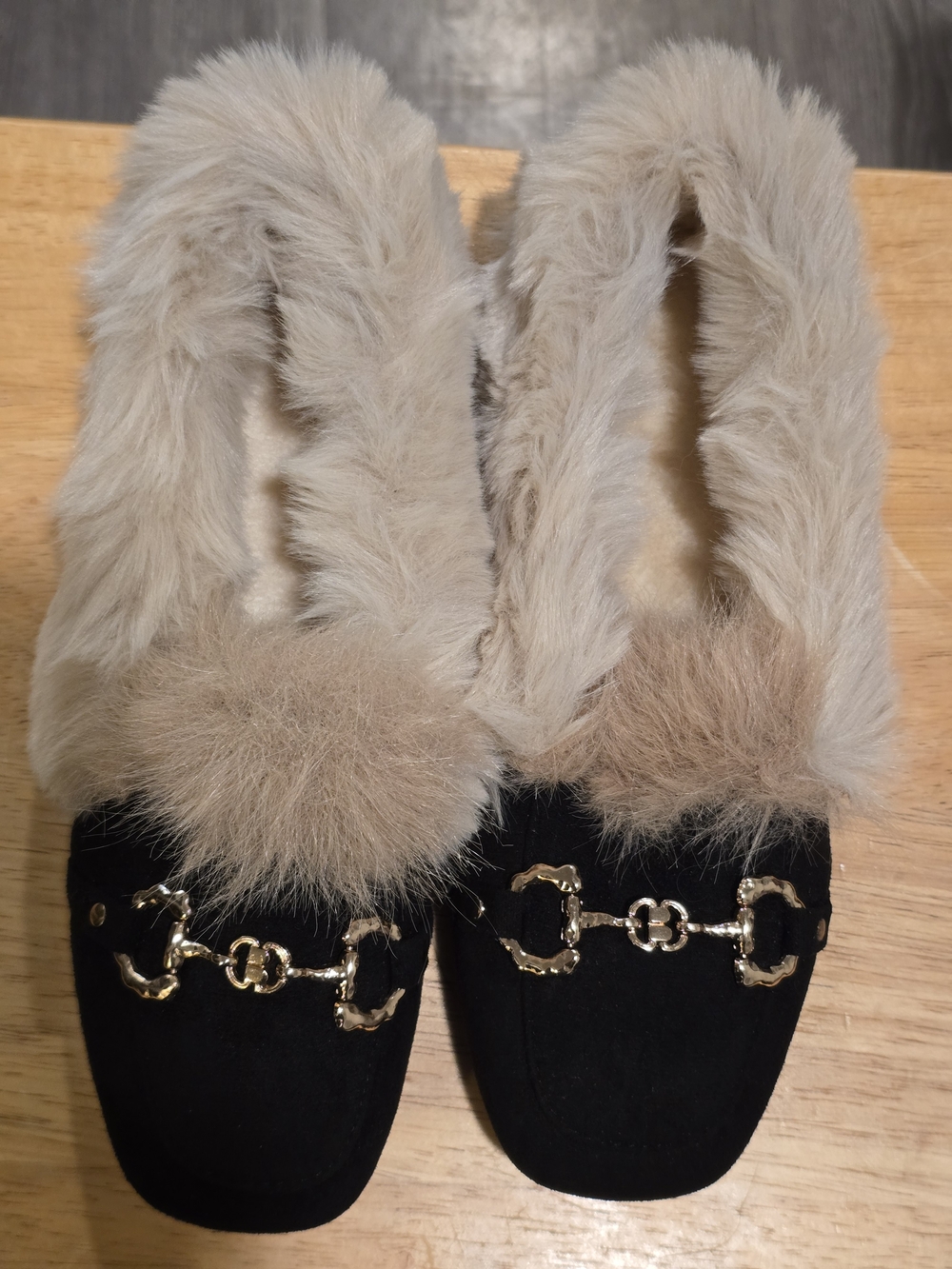 Faux Fur Trim Black Slip-On Loafers with Gold Bit Detail🖤